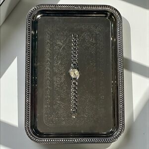 Vintage Silver Quartz Watch (Unisex) — Stainless Back, Water Resistant